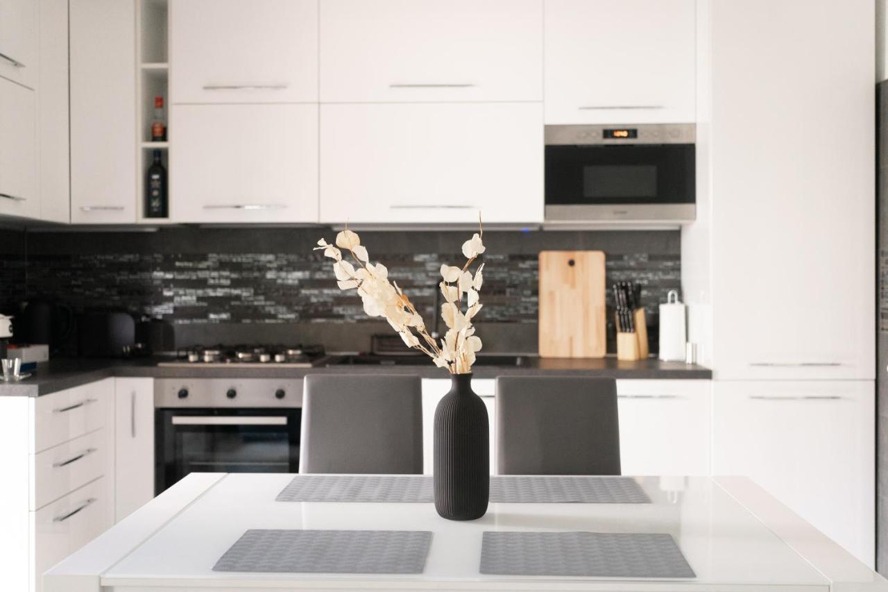 Oasis Luxury - A.C/Terrace/2Bedrooms Bergamo Eksteriør bilde