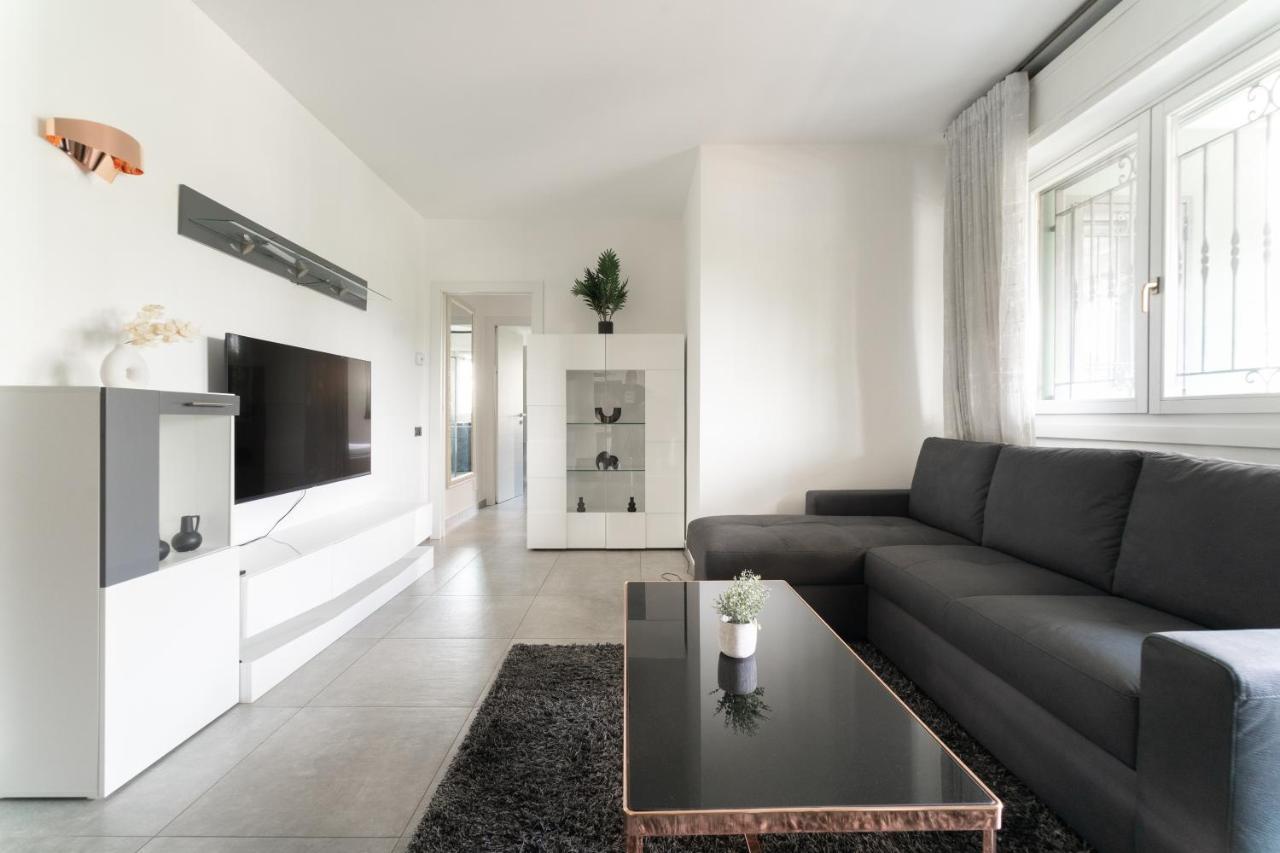 Oasis Luxury - A.C/Terrace/2Bedrooms Bergamo Eksteriør bilde