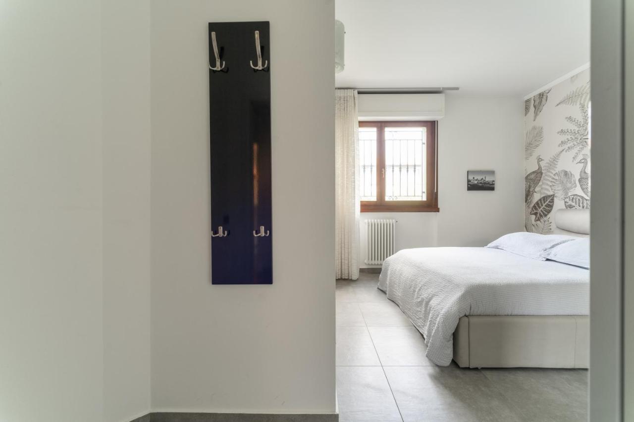 Oasis Luxury - A.C/Terrace/2Bedrooms Bergamo Eksteriør bilde